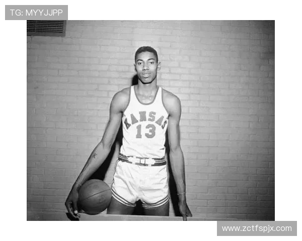 威尔特·张伯伦：从篮球巨星到传奇人物的辉煌与挑战