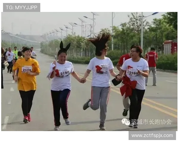 乒乓球场上的追梦旅程：吴娜的坚持与成长故事