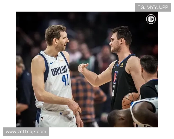 国王队与步行者队激战12月2日赛场精彩瞬间回顾与分析 国王队与步行者队激战12月2日赛场精彩瞬间回顾与分析